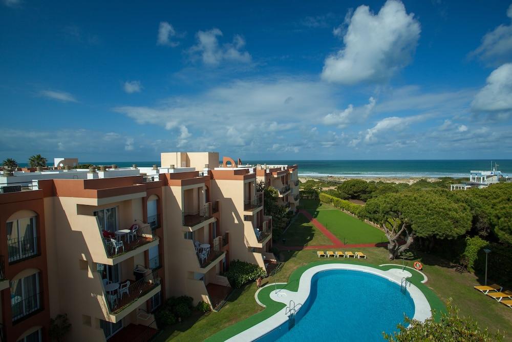 Aparthotel Las Dunas Chiclana de la Frontera Bagian luar foto