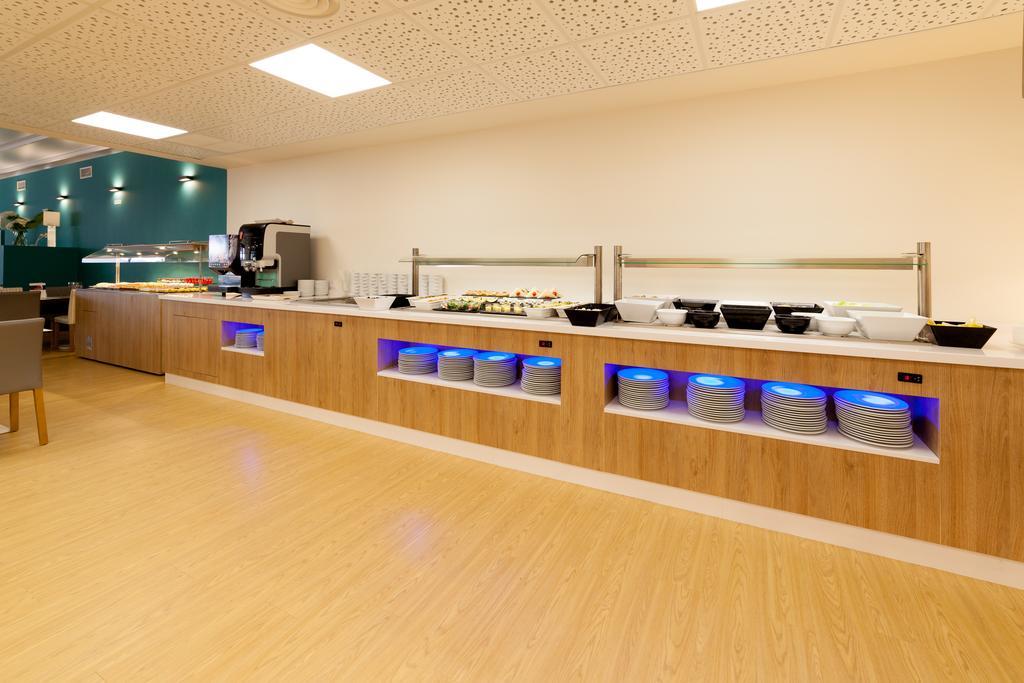 Aparthotel Las Dunas Chiclana de la Frontera Bagian luar foto