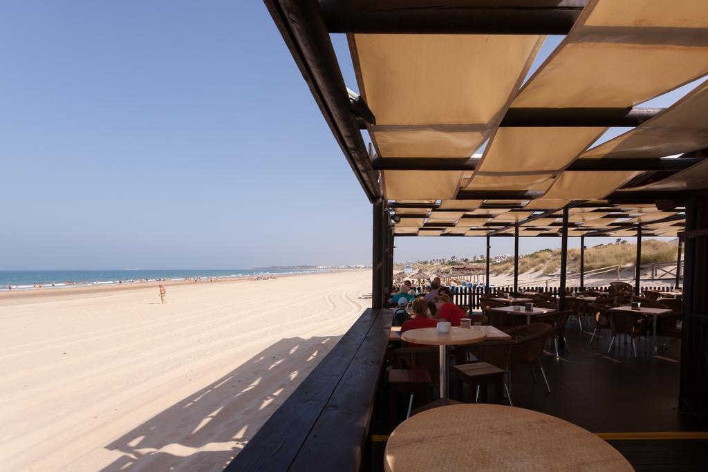 Aparthotel Las Dunas Chiclana de la Frontera Bagian luar foto