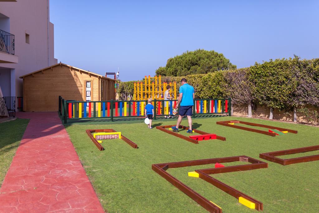 Aparthotel Las Dunas Chiclana de la Frontera Bagian luar foto